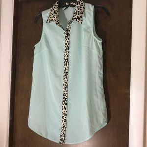 Sleeveless button down blouse